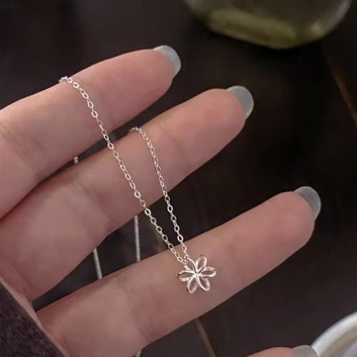Mini flower Necklaces