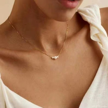 Mini pearl Necklaces