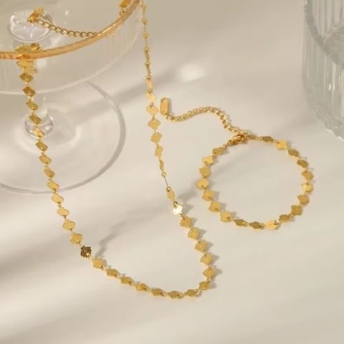 Minimalize Necklaces and Bracelets