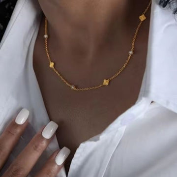 Mini clover Necklaces