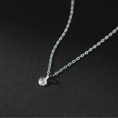 Round diamonds Necklaces