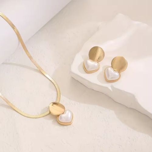 Necklaces Bracelets Earrings with pearl set