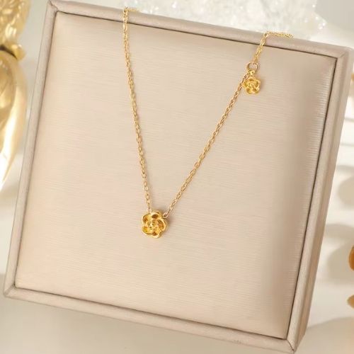 Necklace with Rose