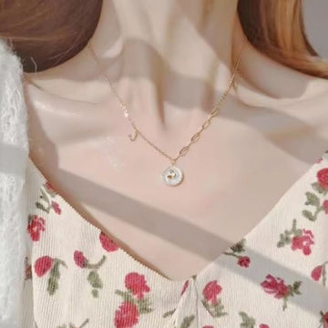 Flower circle Necklaces