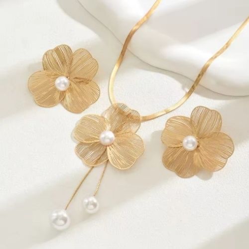 Pearl flower Necklaces Earrings